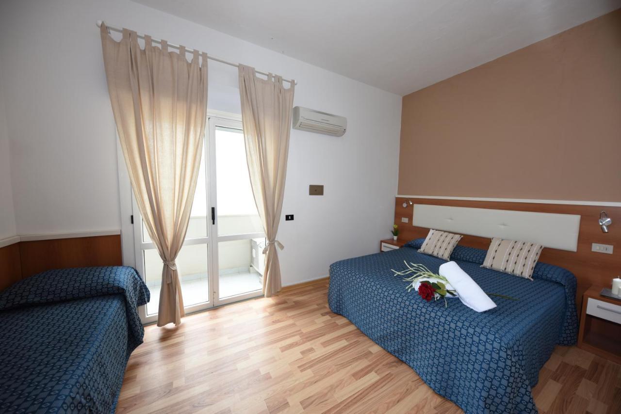 Miramare Inn Hotel Marotta Bagian luar foto