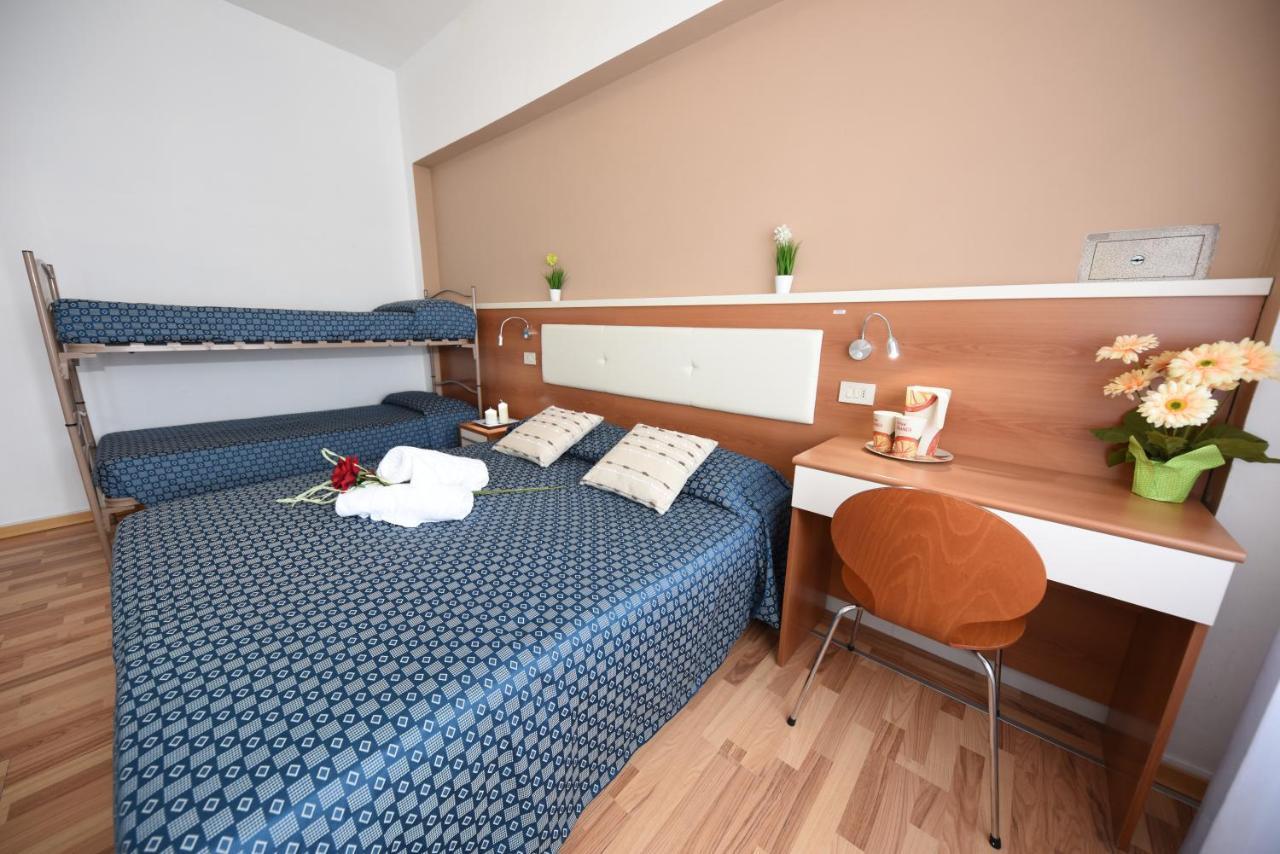 Miramare Inn Hotel Marotta Bagian luar foto